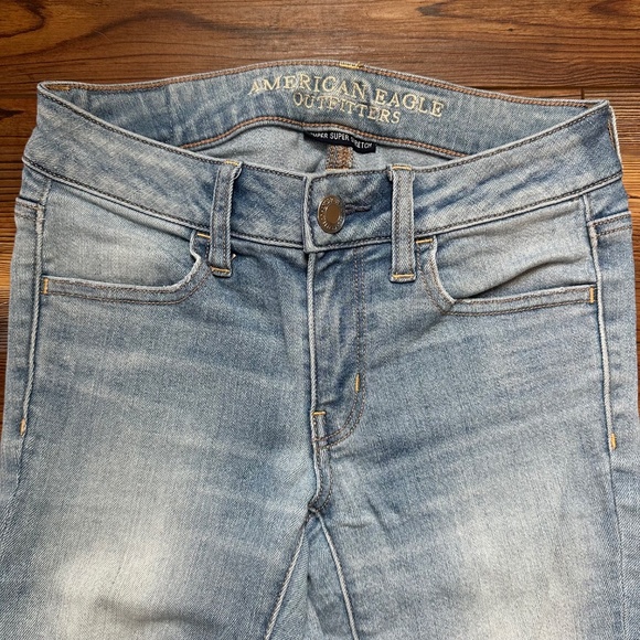 American Eagle Lightwash Jeggings - Picture 2 of 7